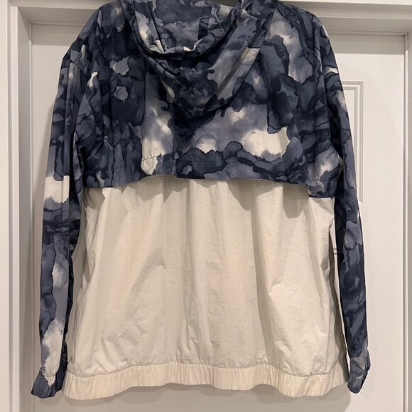 New Balance Women Blue & White Abstract Hooded Windbreaker, 2X - Picture 7 of 9